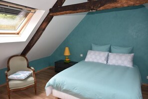 Double or Twin Room, Shared Bathroom (Bretagne) | Individually decorated, individually furnished, blackout drapes - Le Dû Aimé Chambres d'hôtes (Plévin)
