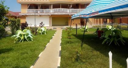 Happy Wallet Gardens Hotel