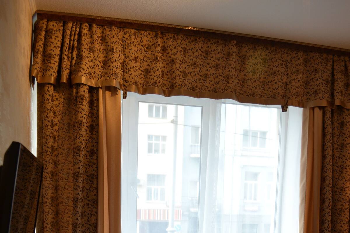 In-room safe, desk, free WiFi