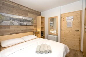 Premium bedding, Select Comfort beds, in-room safe - Vila Alpina (Bled)