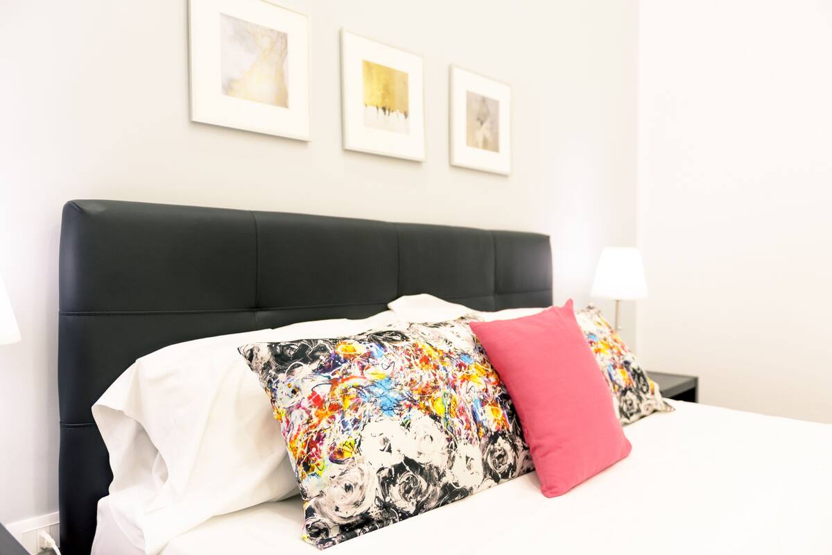 Premium bedding, in-room safe, desk, soundproofing