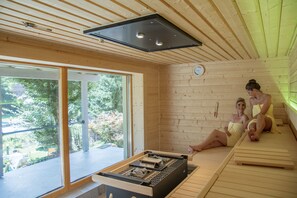 Sauna, hot tub, steam room, body treatments, body wraps, body scrubs - Hotel Lamm (Heimbuchenthal)
