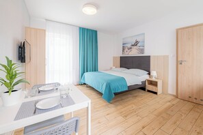 Tweepersoonskamer, 1 queensize bed, niet-roken | Verduisterende gordijnen, een strijkplank/strijkijzer, gratis wifi