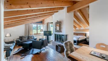 In-room safe, desk, rollaway beds, free WiFi