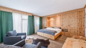 In-room safe, desk, rollaway beds, free WiFi