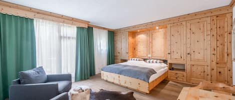 Caja de seguridad en la habitación y escritorio