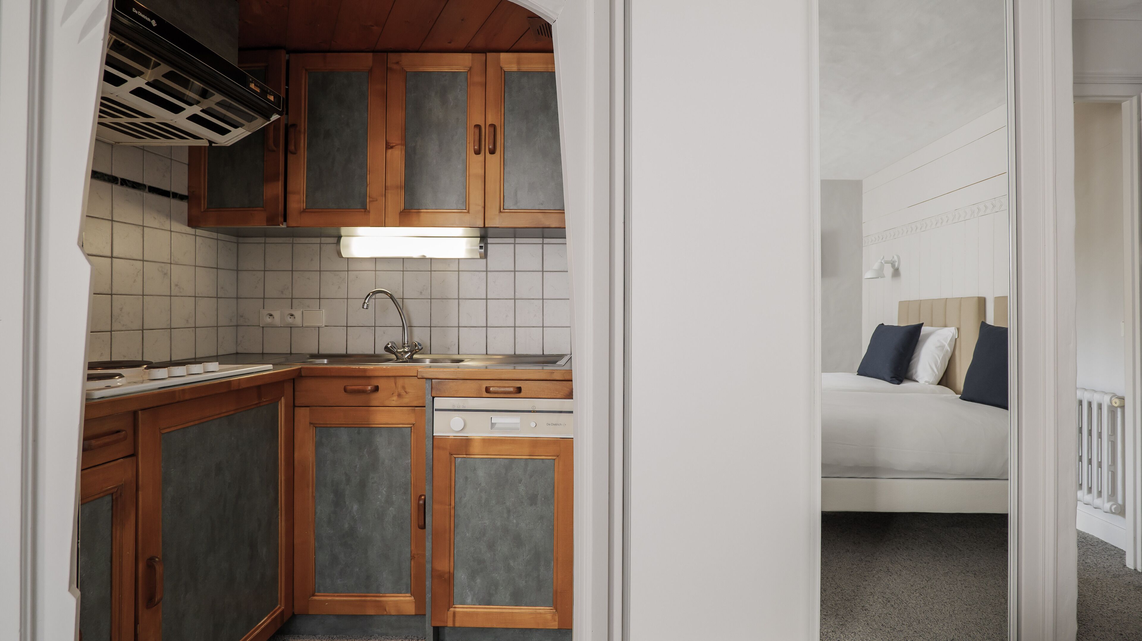 2 bedrooms, premium bedding, in-room safe, blackout curtains