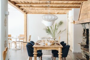 Daily buffet breakfast (EUR 17 per person)