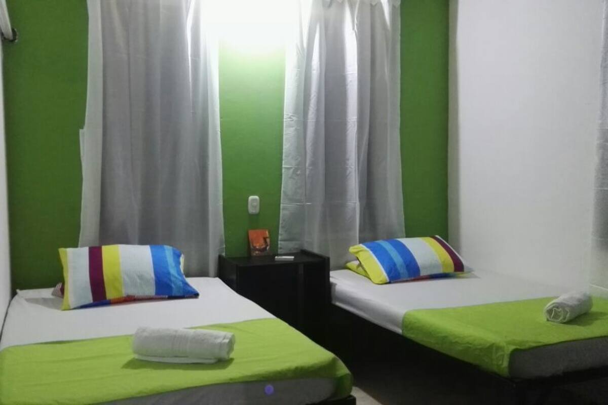 Los Cristales | 2 habitaciones, wifi gratis, muebles diferentes y ropa de cama