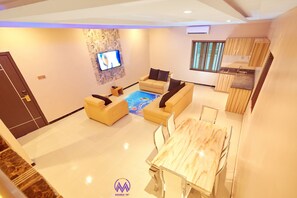 Presidential Suite, Non Smoking | Living area | 32-inch plasma TV with cable channels, TV - Double M Exquisite Suites and Lounge (Lekki)