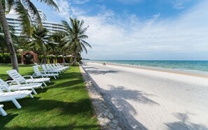 Sun deck - Marrakesh Huahin by Huahin-like (Hua Hin)