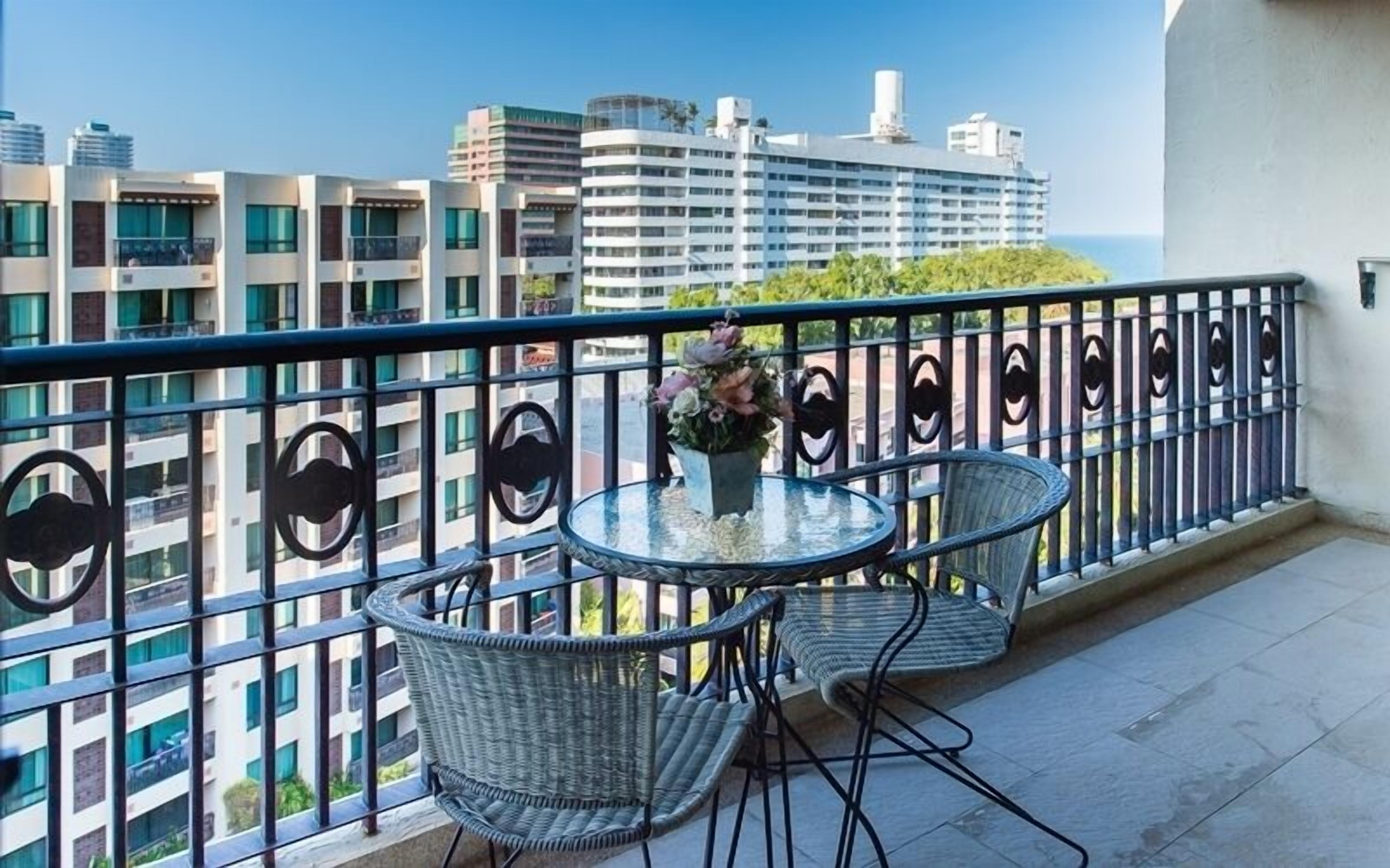 4 Bedrooms with Sea View | Balcony