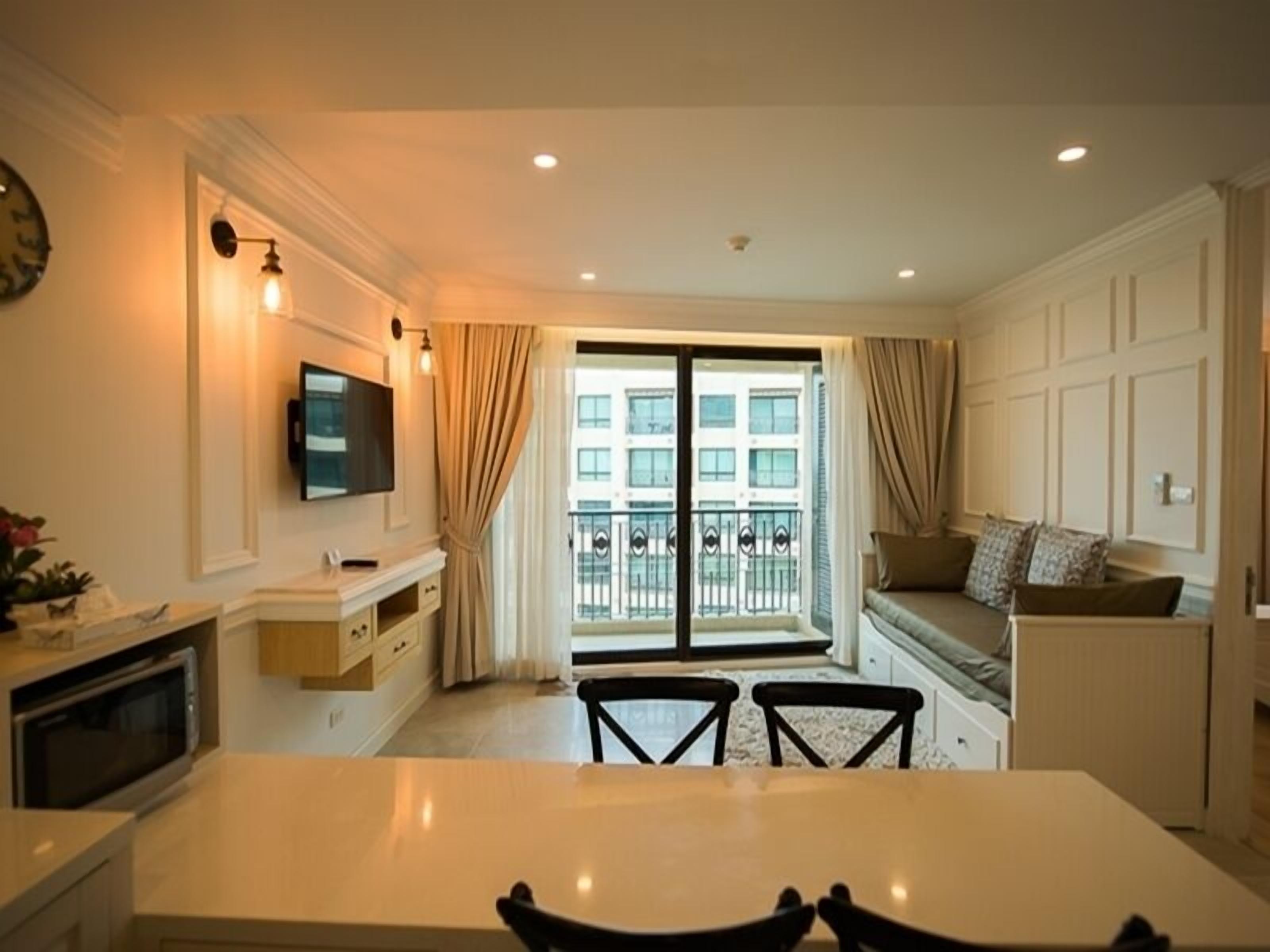 1 Bedroom with Sea View | Living room | LCD TV
