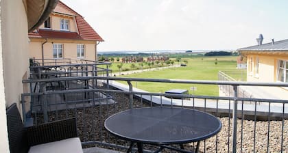 Rondell an der Jasmund-Therme Neddesitz