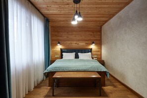 Suite, 1 King Bed with Sofa bed, Non Smoking, Mountain View | In-room safe, desk, iron/ironing board, free WiFi