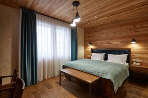 Zimmersafe, Schreibtisch, Bügeleisen/Bügelbrett, kostenloses WLAN