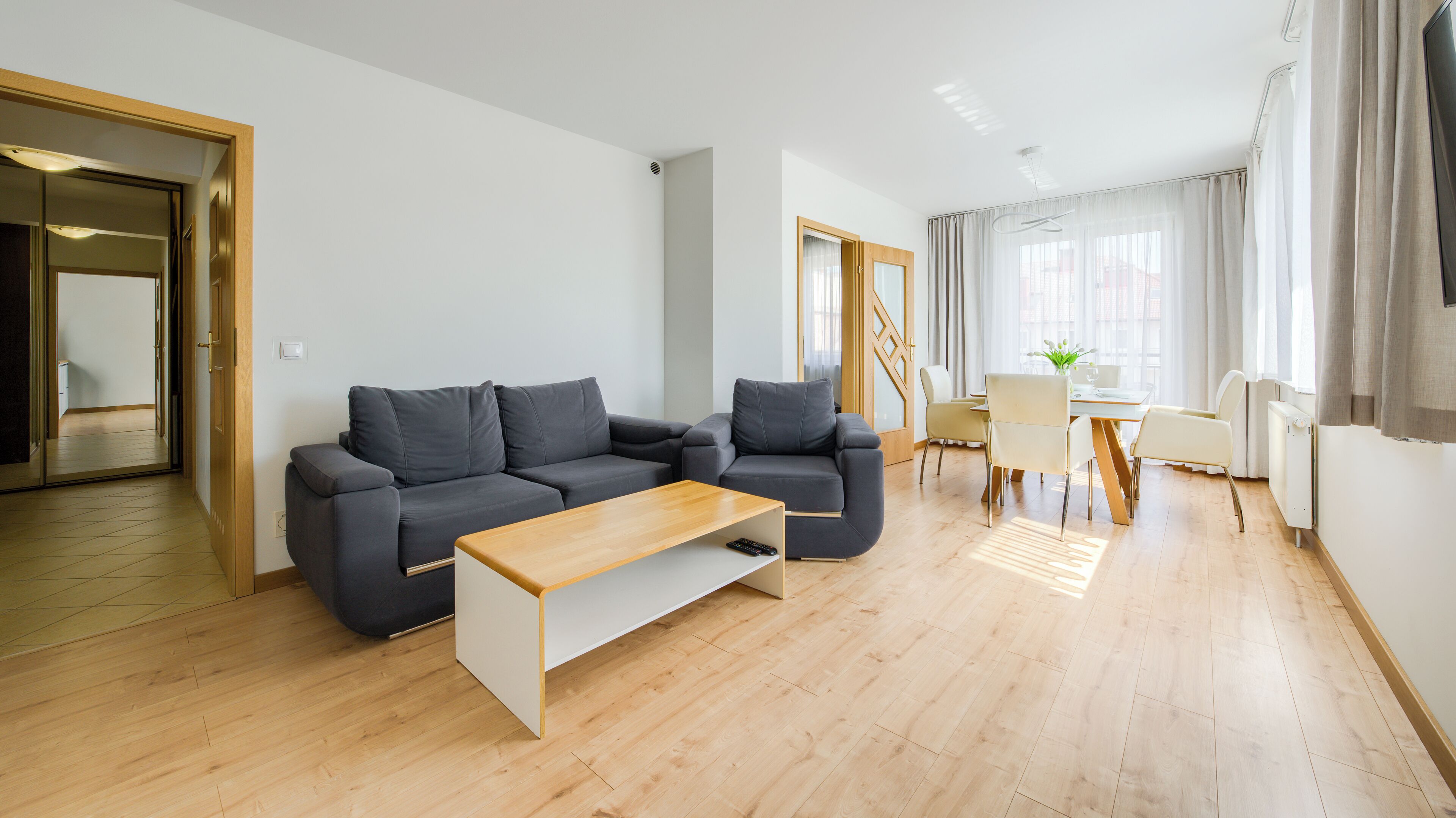 Apartment, Balcony (321) | Ruang tamu | TV skrin rata 