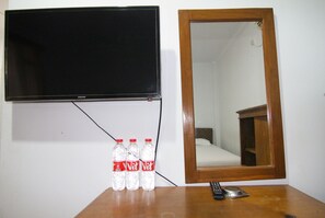 Deluxe Double Room - Grand Ciwareng Inn (Purwakarta)