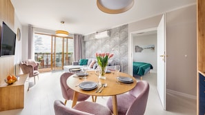 Apartment (50 B) | In-room dining - Sun & Snow Resort Kołobrzeg (Kolobrzeg)