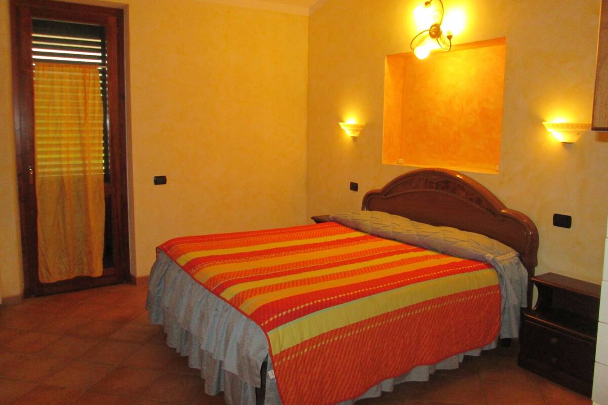 Romantic Studio | 1 bedroom, soundproofing, free WiFi, bed sheets