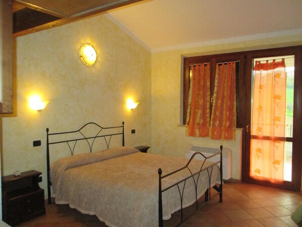 1 chambre, chambres insonorisées, Wi-Fi gratuit, draps fournis