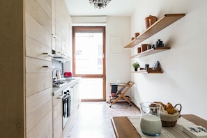 Apartment, 3 Bedrooms | Private kitchen | Fridge, microwave, oven, stovetop - Piazza Cavour Lake View (Como)