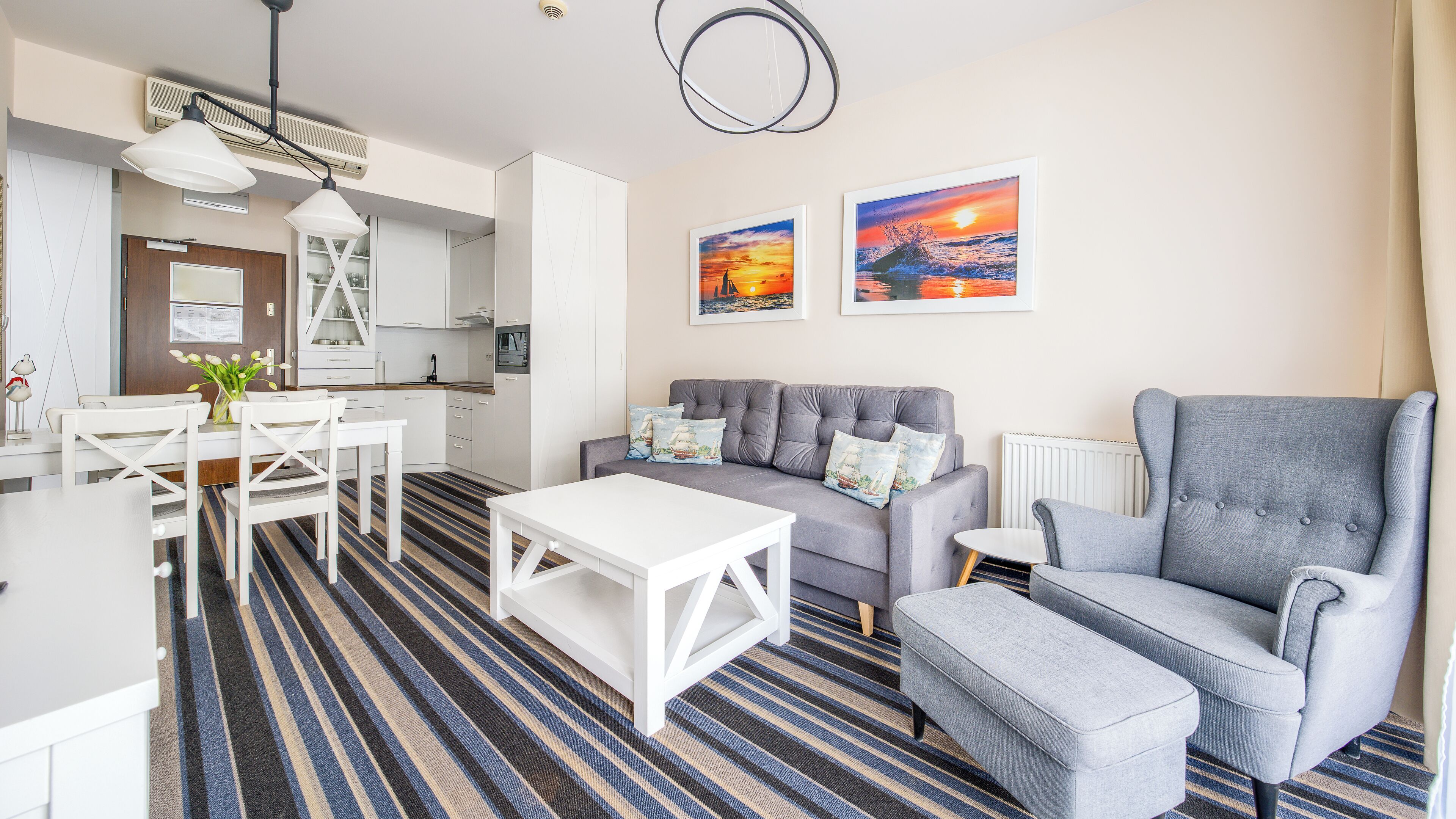 Deluxe Apartment, Sea View (423) | Living area