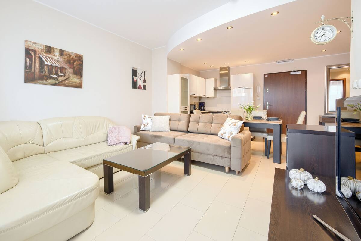 Apartment, Balcony (620) | Living area | Flat-screen TV