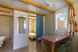 Bungalow, 2 Bedrooms (4 pax) | Living room | Flat-screen TV - Camping Sierra de La Culebra (Figueruela de Arriba)