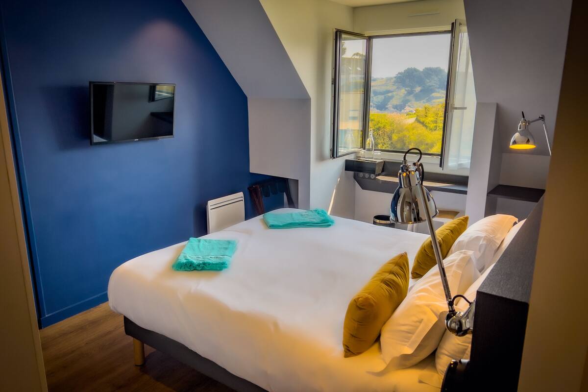 sea room | 1 bedroom, premium bedding, individually decorated, desk