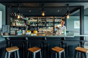 Poolside bar - Hôtel Le Cardinal (Sauzon)
