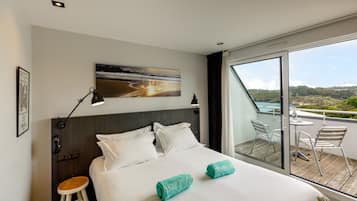 Chambre mer terrasse | Literie de qualité supérieure, décoration personnalisée, bureau