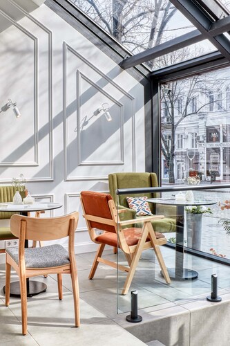 Wine & Pillow Hotel by Frapolli