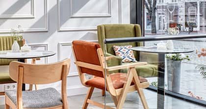 Wine & Pillow Hotel by Frapolli