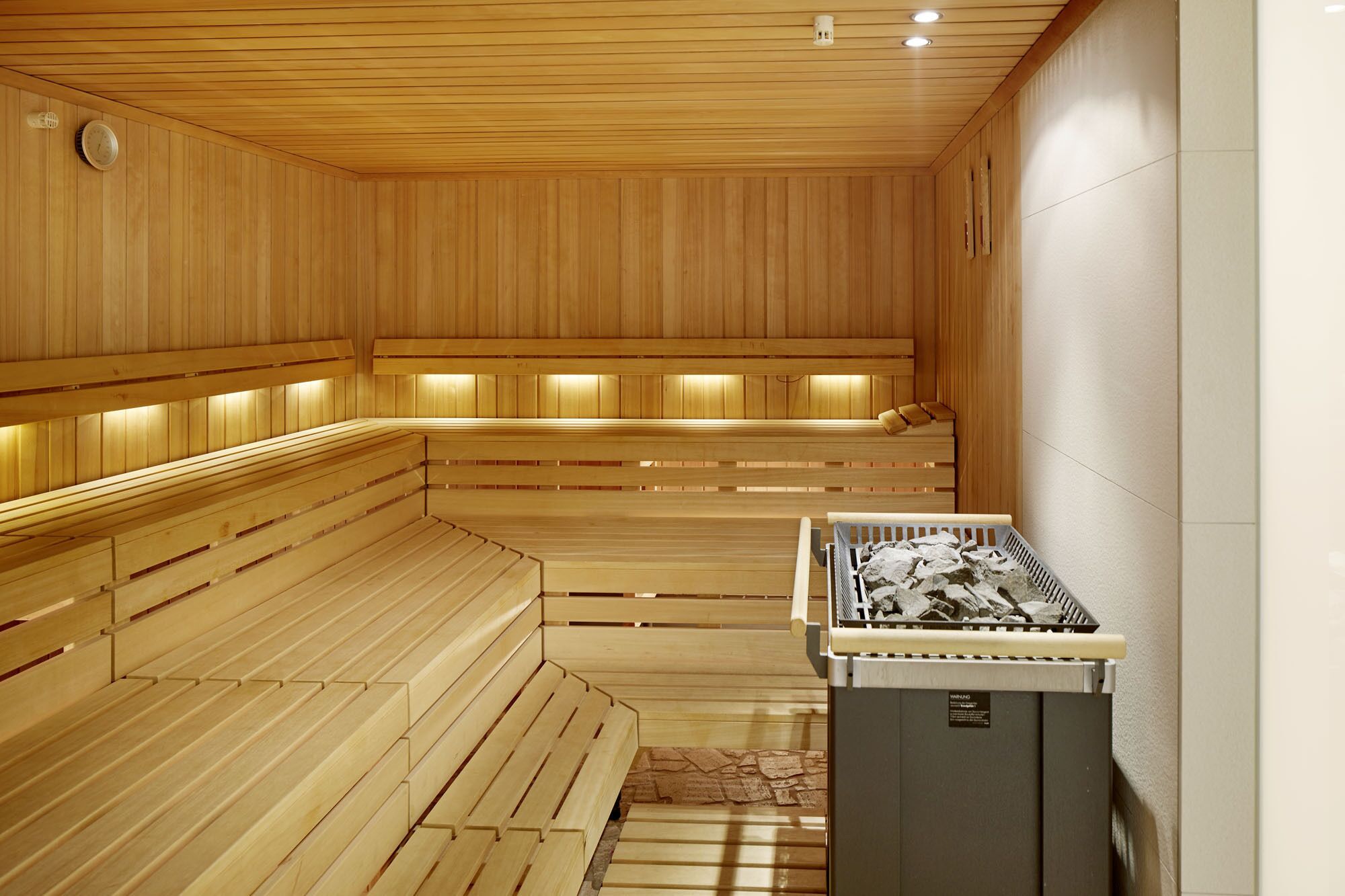 sauna, steam room, body treatments, aromatherapy, deep-tissue massages