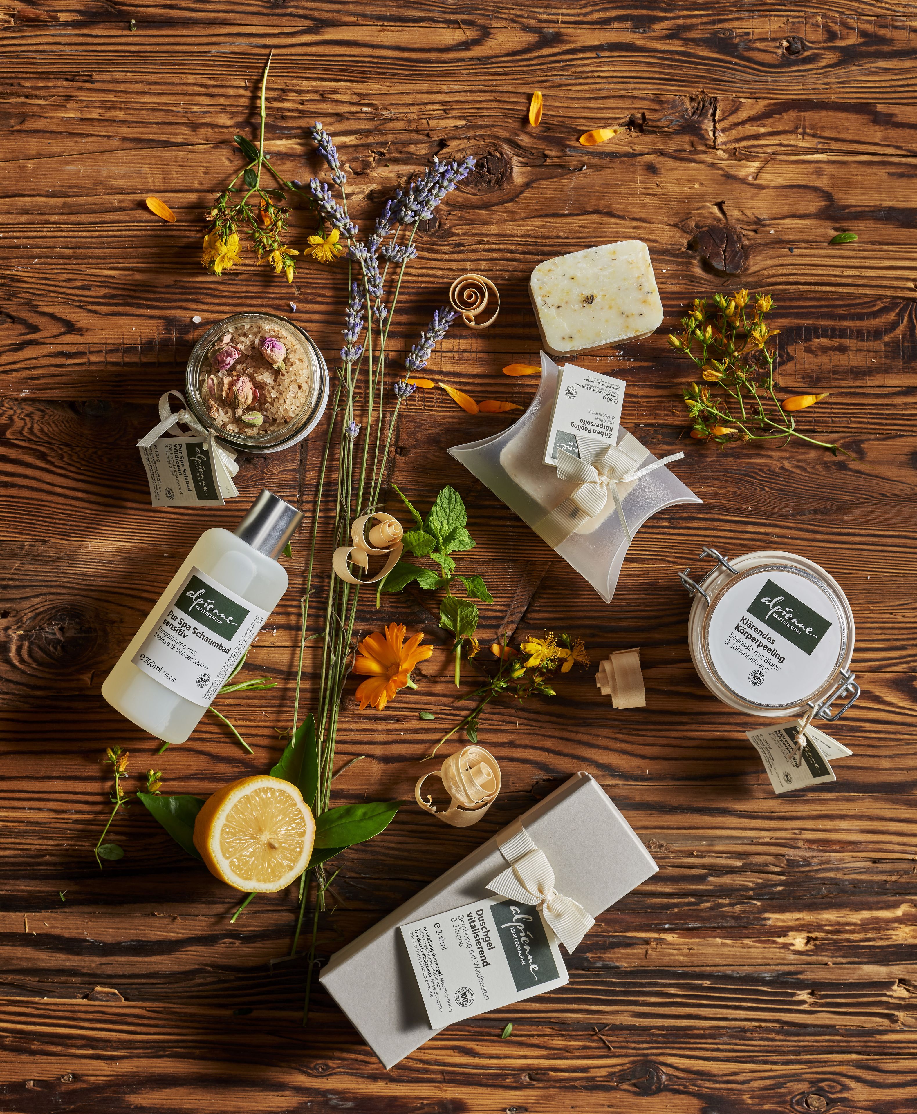 sauna, steam room, body treatments, aromatherapy, deep-tissue massages