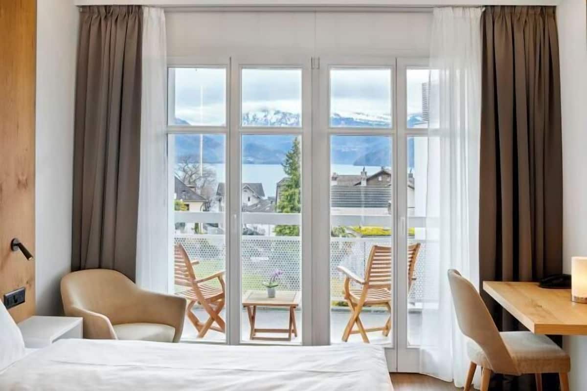 1 bedroom, premium bedding, free minibar, in-room safe