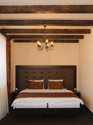 ห้องสแตนดาร์ดดับเบิลหรือทวิน, หลายเตียง, ปลอดบุหรี่ | ตู้นิรภัยในห้องพัก, ผ้าม่านกันแสง, ห้องเก็บเสียง, เตารีด/โต๊ะรีดผ้า