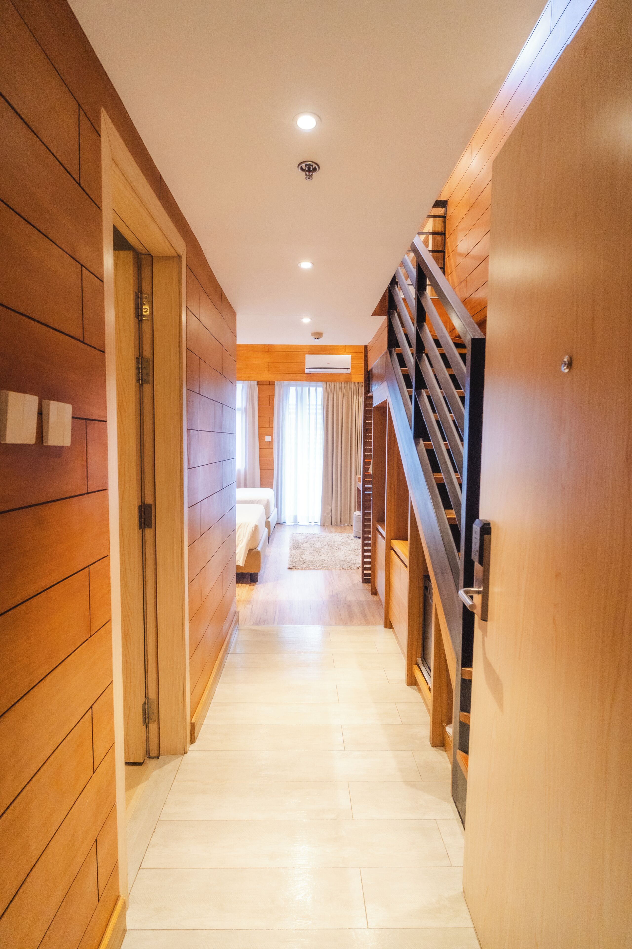 White Loft Room | 客房内保险箱、遮光窗帘、免费 WiFi、床单