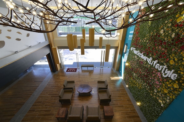 Coin salon dans le hall