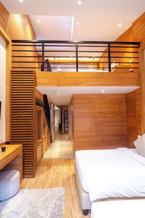 White Loft Room | In-room safe, blackout drapes, free WiFi, bed sheets - The Orchard Hotel Baguio (Baguio)