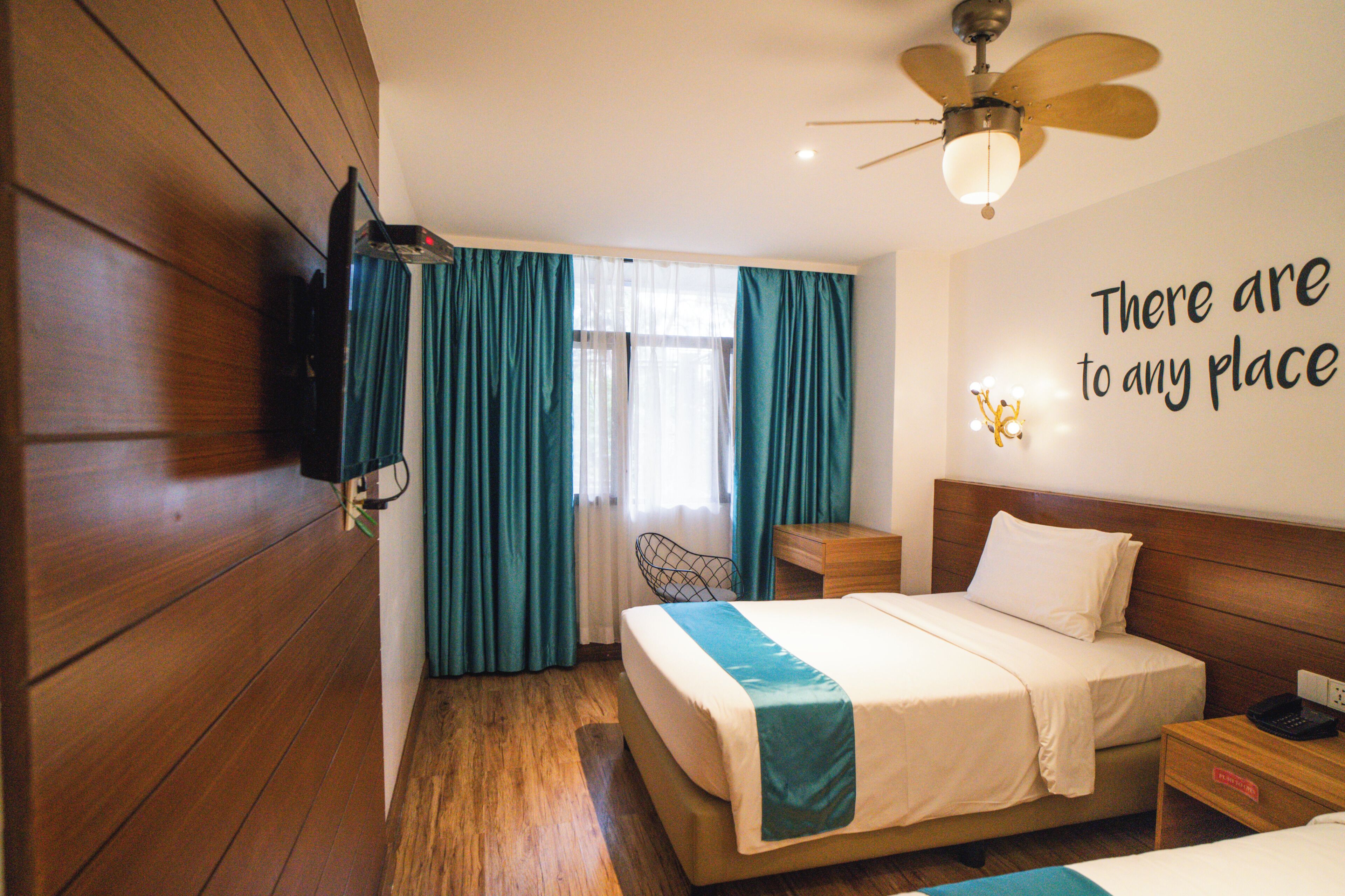 Twin Room | Peti besi dalam bilik, langsir/tirai gelap terus, kalis bunyi 