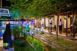 Se sirven desayunos, almuerzos y cenas; cocina local e internacional