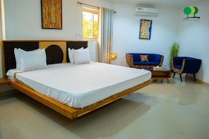 Suite | Egyptian cotton sheets, premium bedding, Select Comfort beds