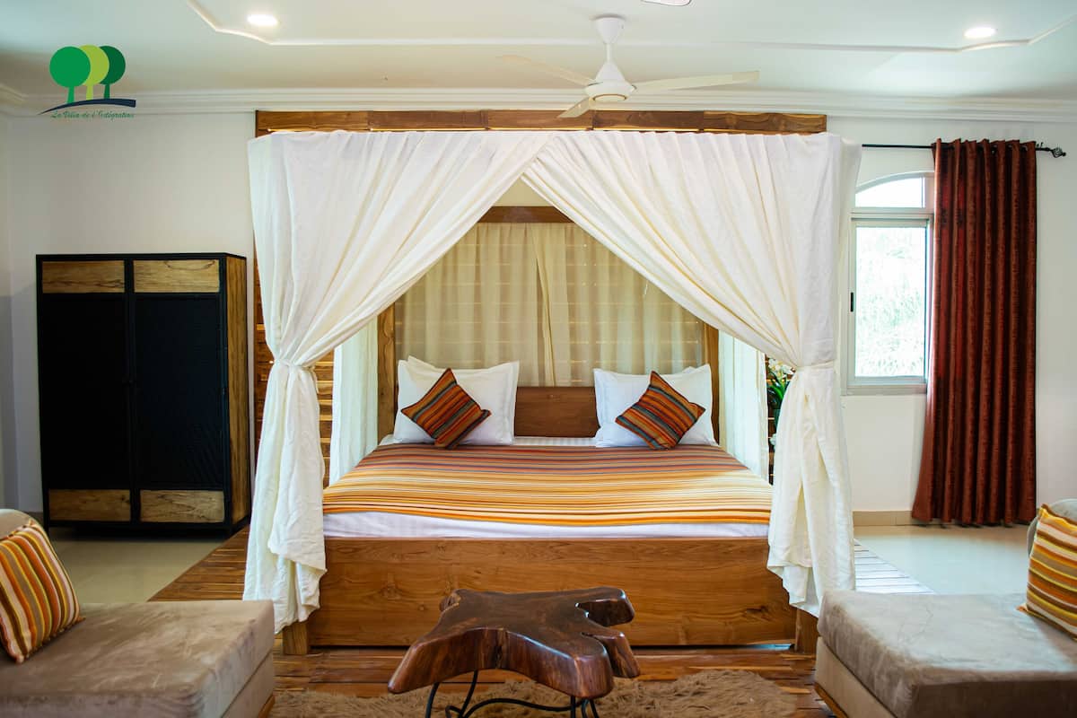 Junior Suite | Egyptian cotton sheets, premium bedding, Select Comfort beds