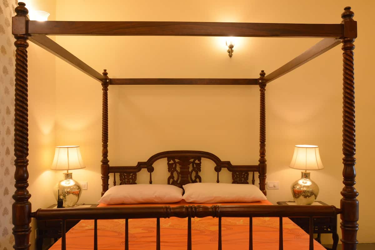 Family Room, 1 King Bed