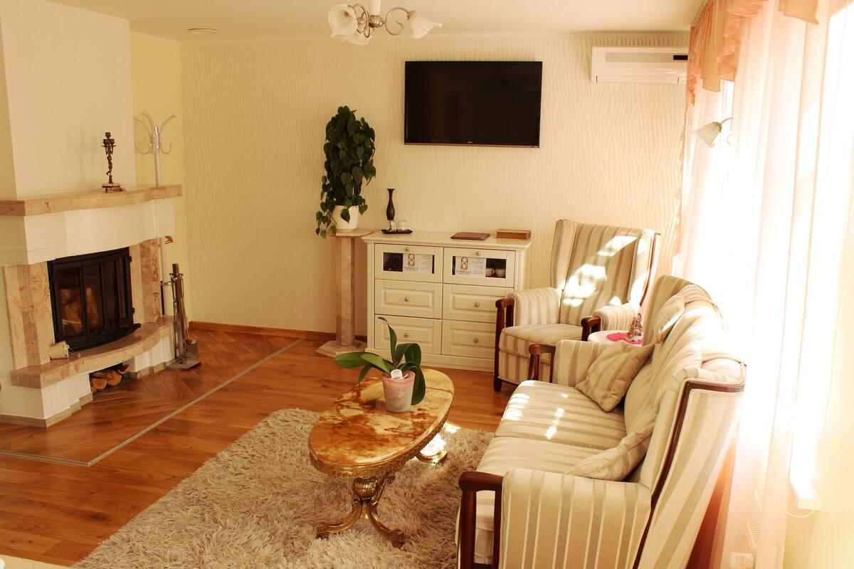 Dobbeltrom – superior (with fireplace) | Skrivebord, blendingsgardiner og barnesenger (inkludert)