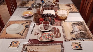 Breakfast, lunch, dinner served; local cuisine