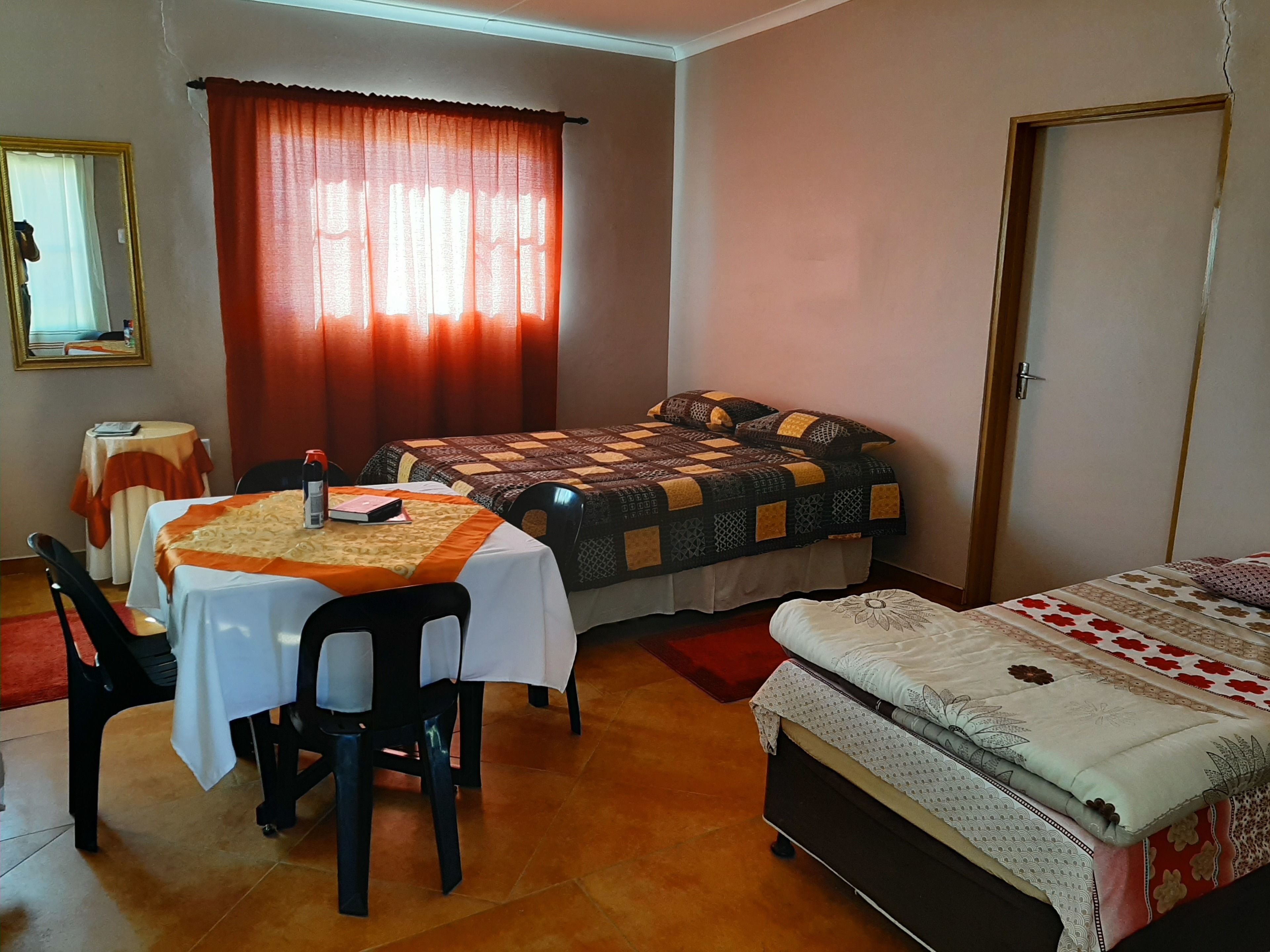 Grand Room, Non Smoking | Blackout drapes, bed sheets