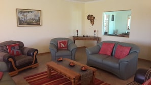 Lobby sitting area - Tismaree Guestfarm (Rietoog)